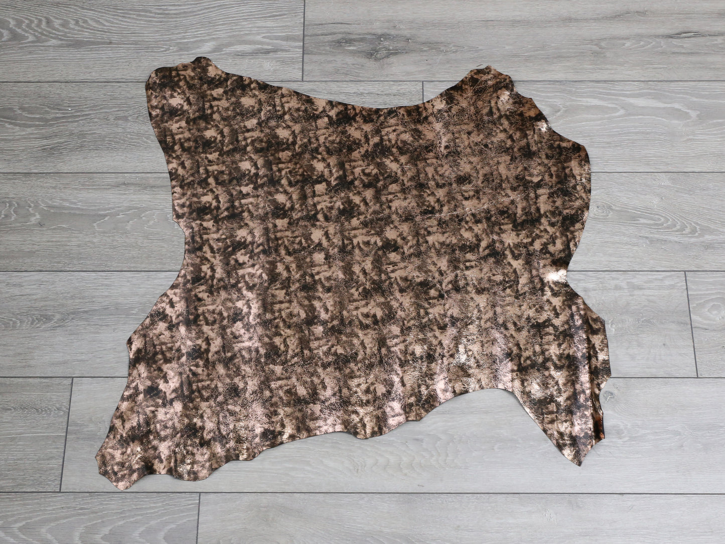 BRONZE/BLACK CRACKLED GOATSKIN – 0.5-0.7 mm