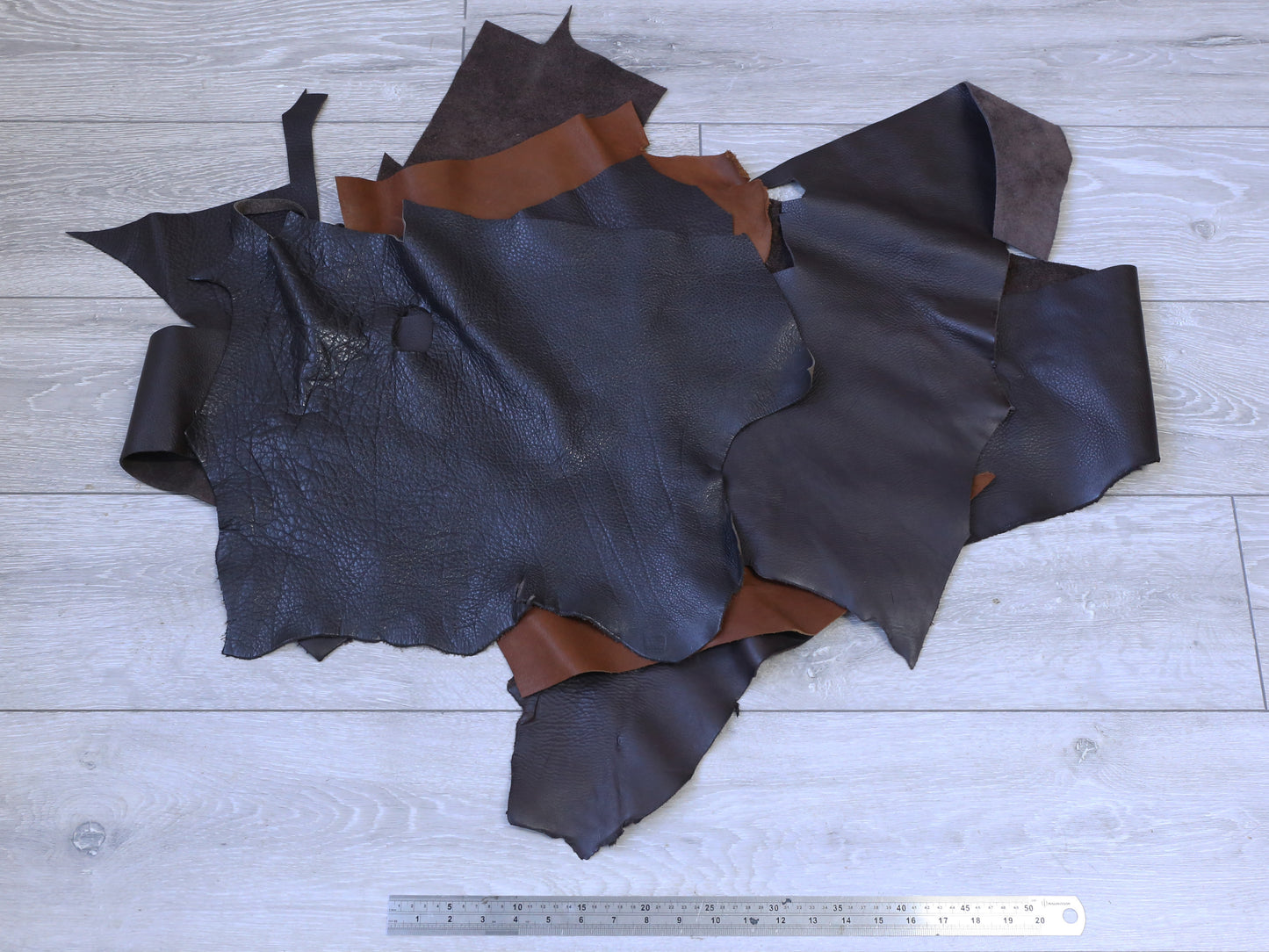 BROWN LEATHER OFFCUTS – EXTRA LARGE – 1.1-2.2 mm
