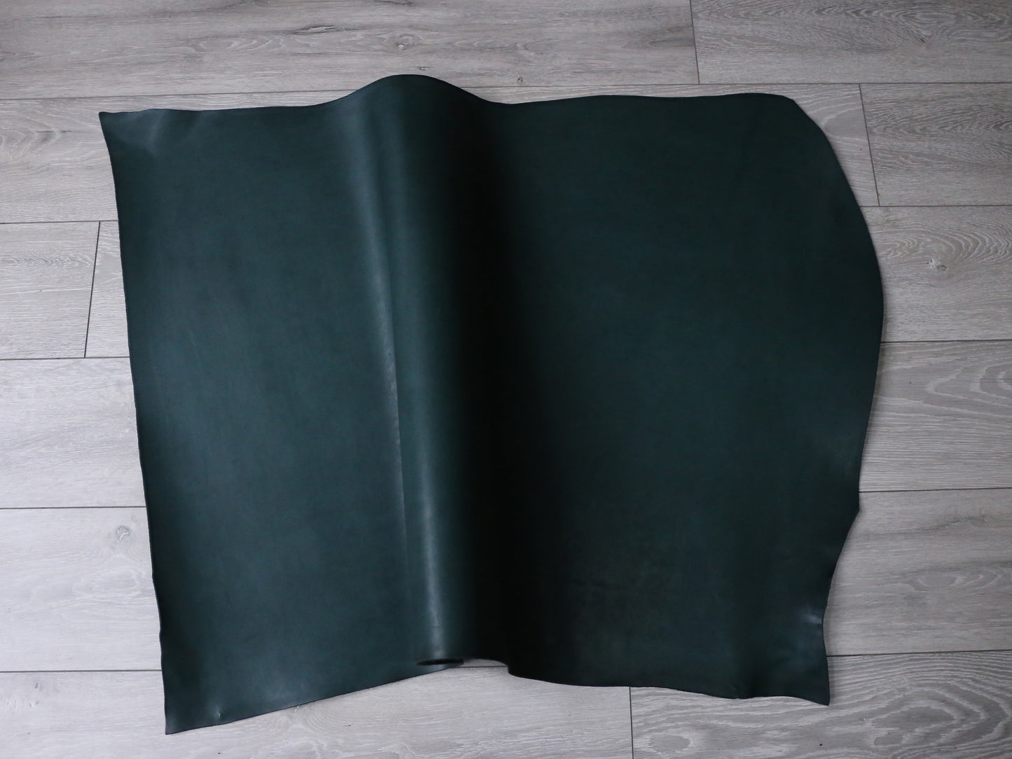 VEGETABLE TANNED BUTTS - GREEN- 2.0mm
