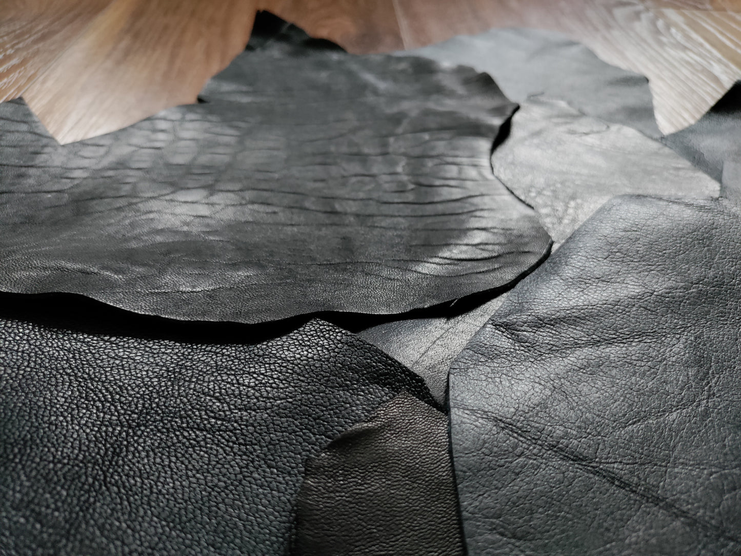 BLACK LEATHER OFFCUTS – EXTRA LARGE – 0.8-2.0mm