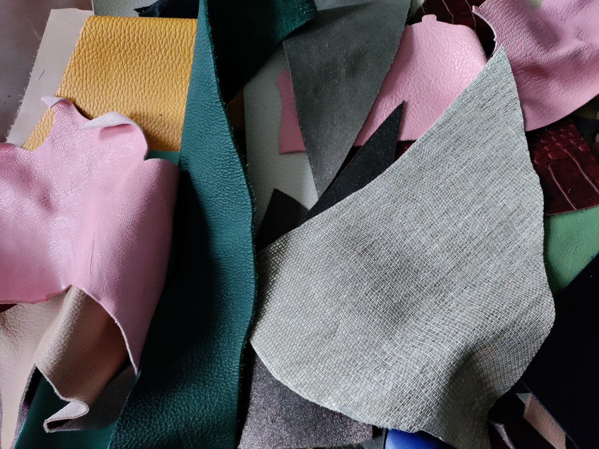 COLOURED LEATHER OFFCUTS – SMALL – 0.8-2.0mm