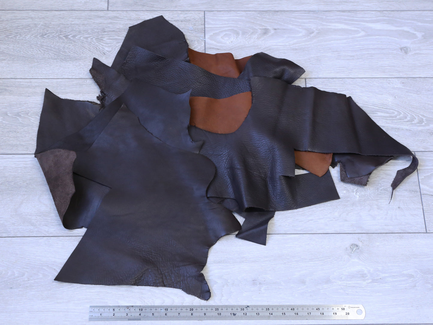 BROWN LEATHER OFFCUTS – LARGE – 1.1-2.2 mm