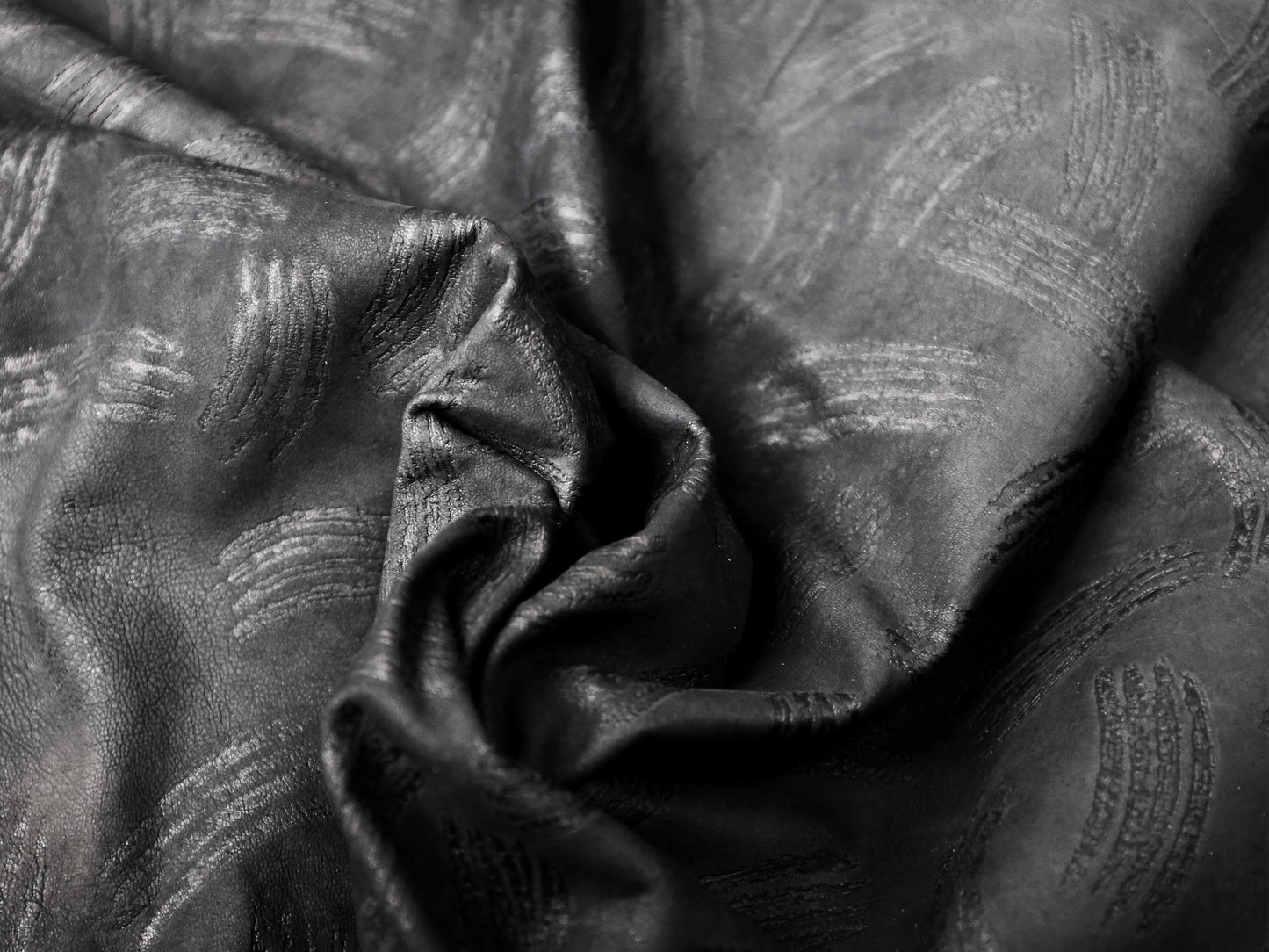 CLEARANCE PRINTED SHEEP SKINS - BLACK 1.2-1.4mm