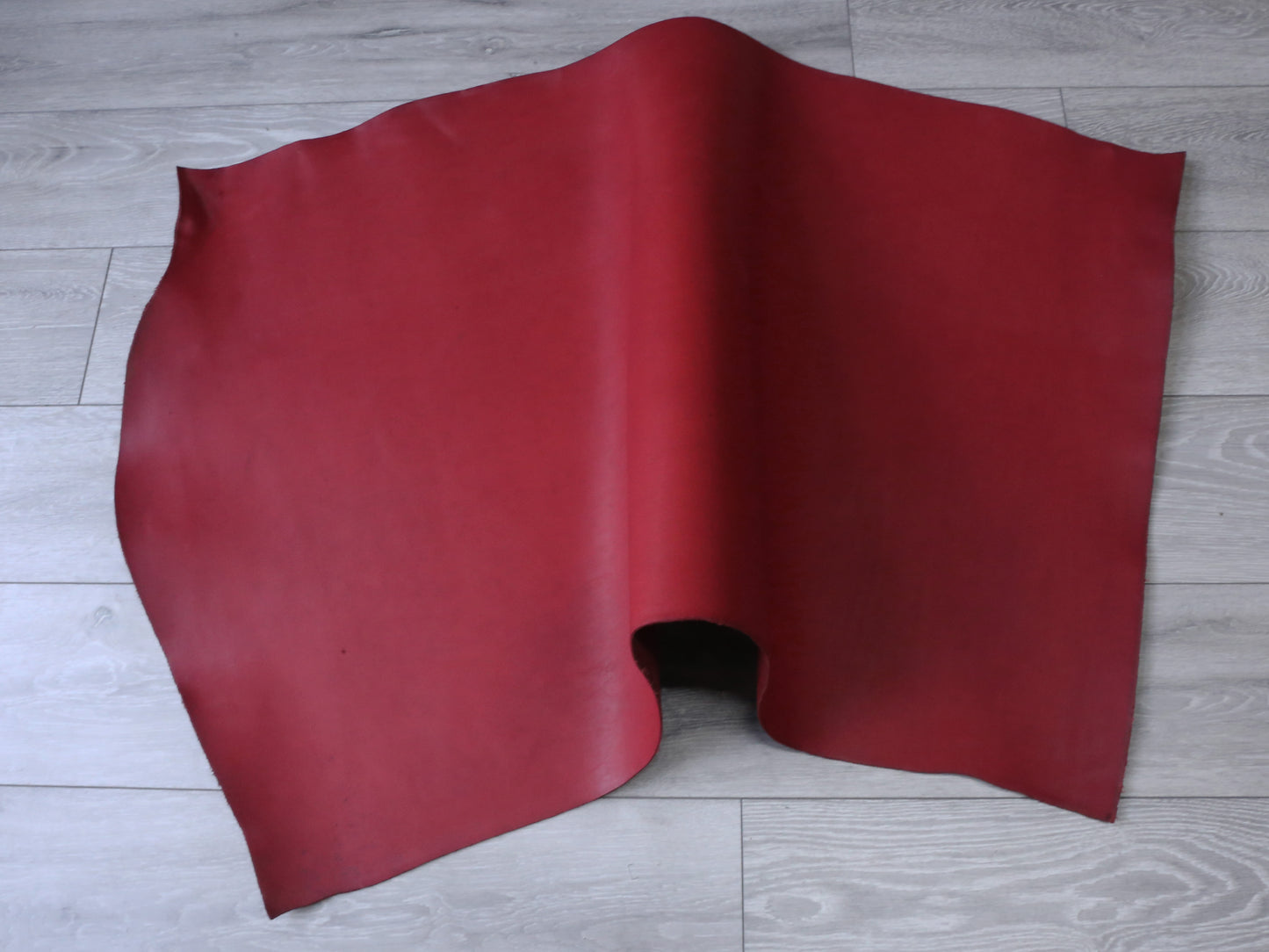 VEGETABLE TANNED BUTTS - RED- 2.0mm