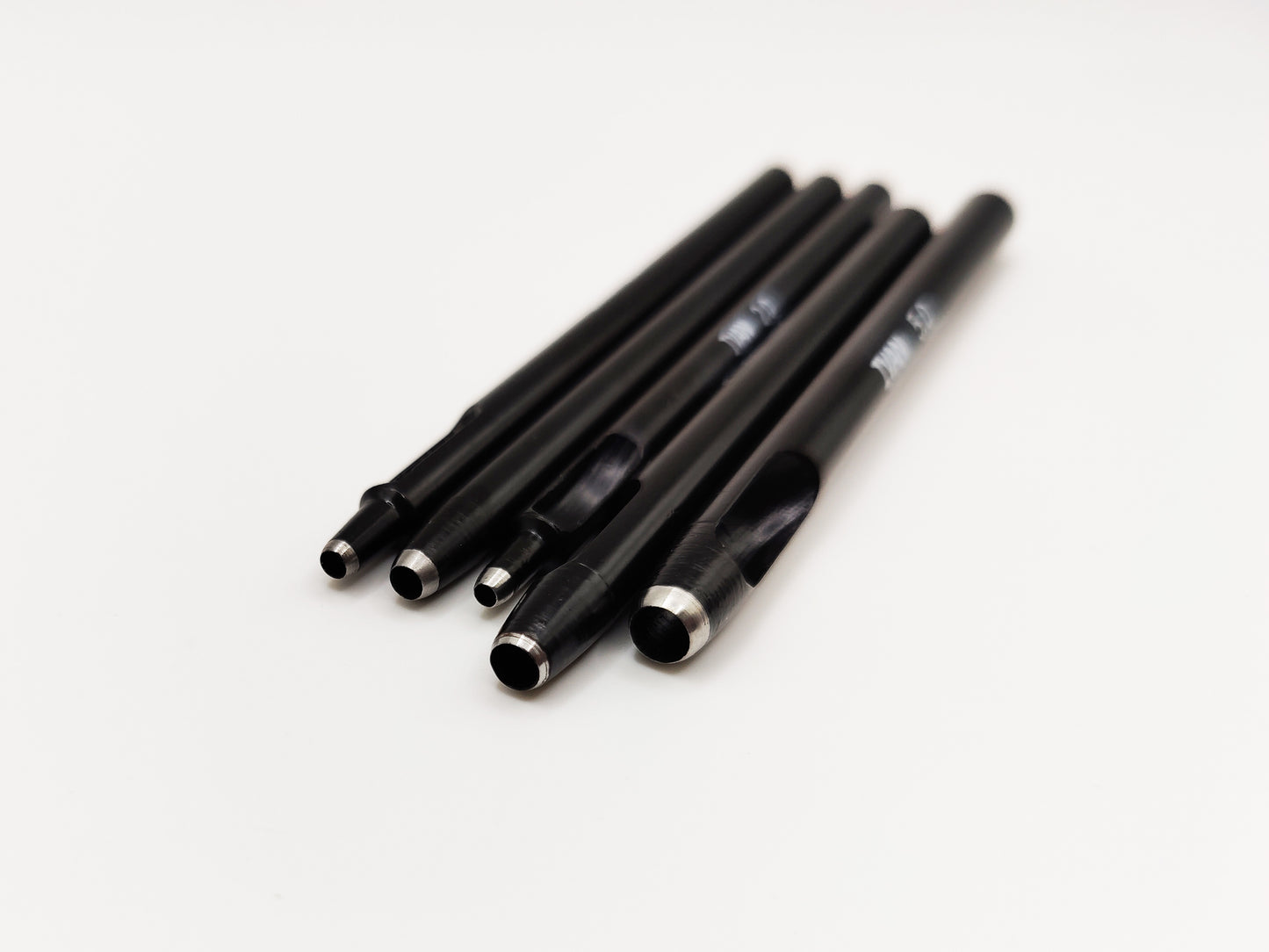 ROUND LEATHER PUNCHES - 2-5mm