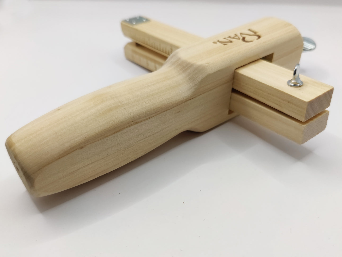 LEATHER STRAP CUTTER