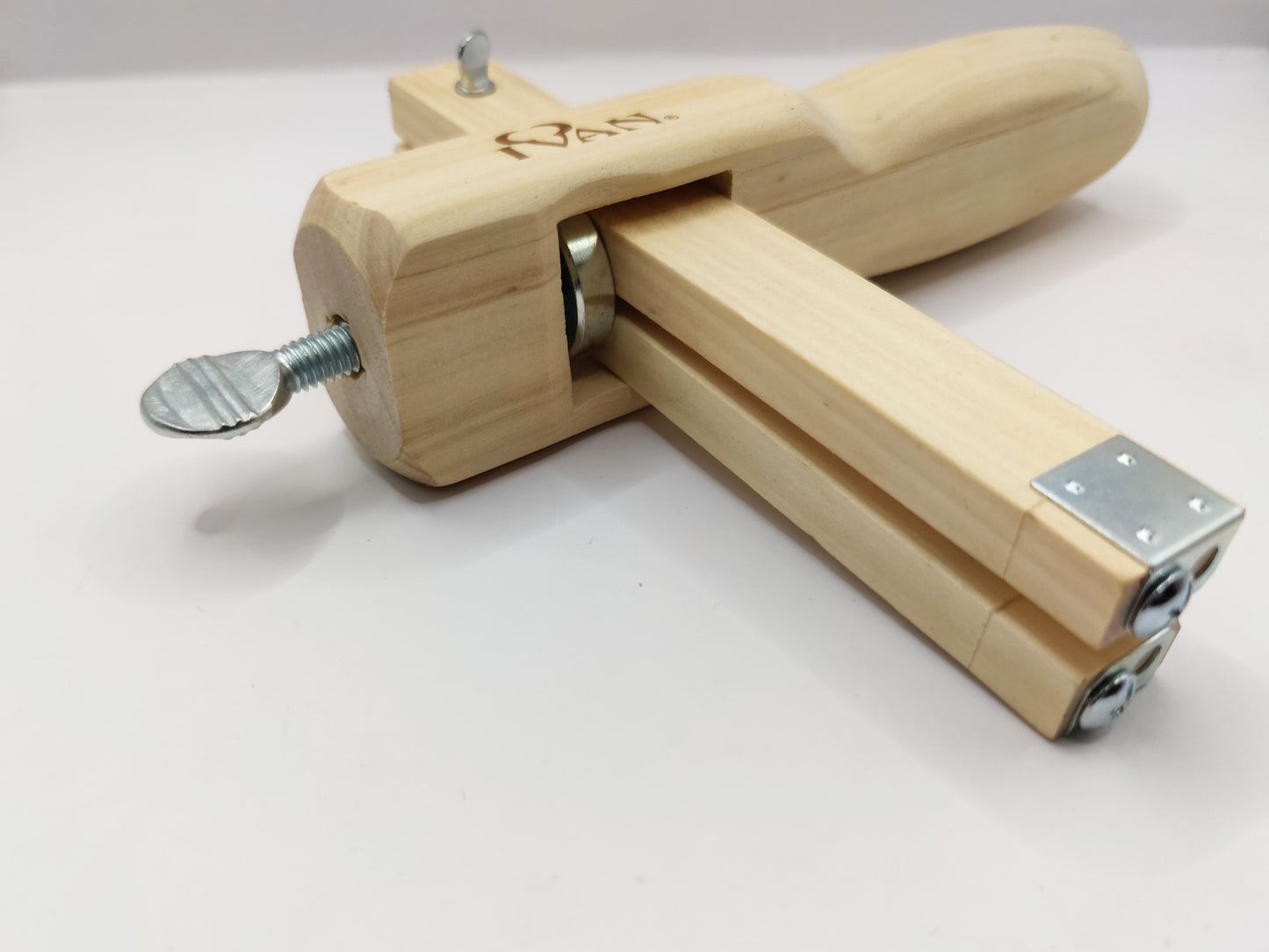 LEATHER STRAP CUTTER