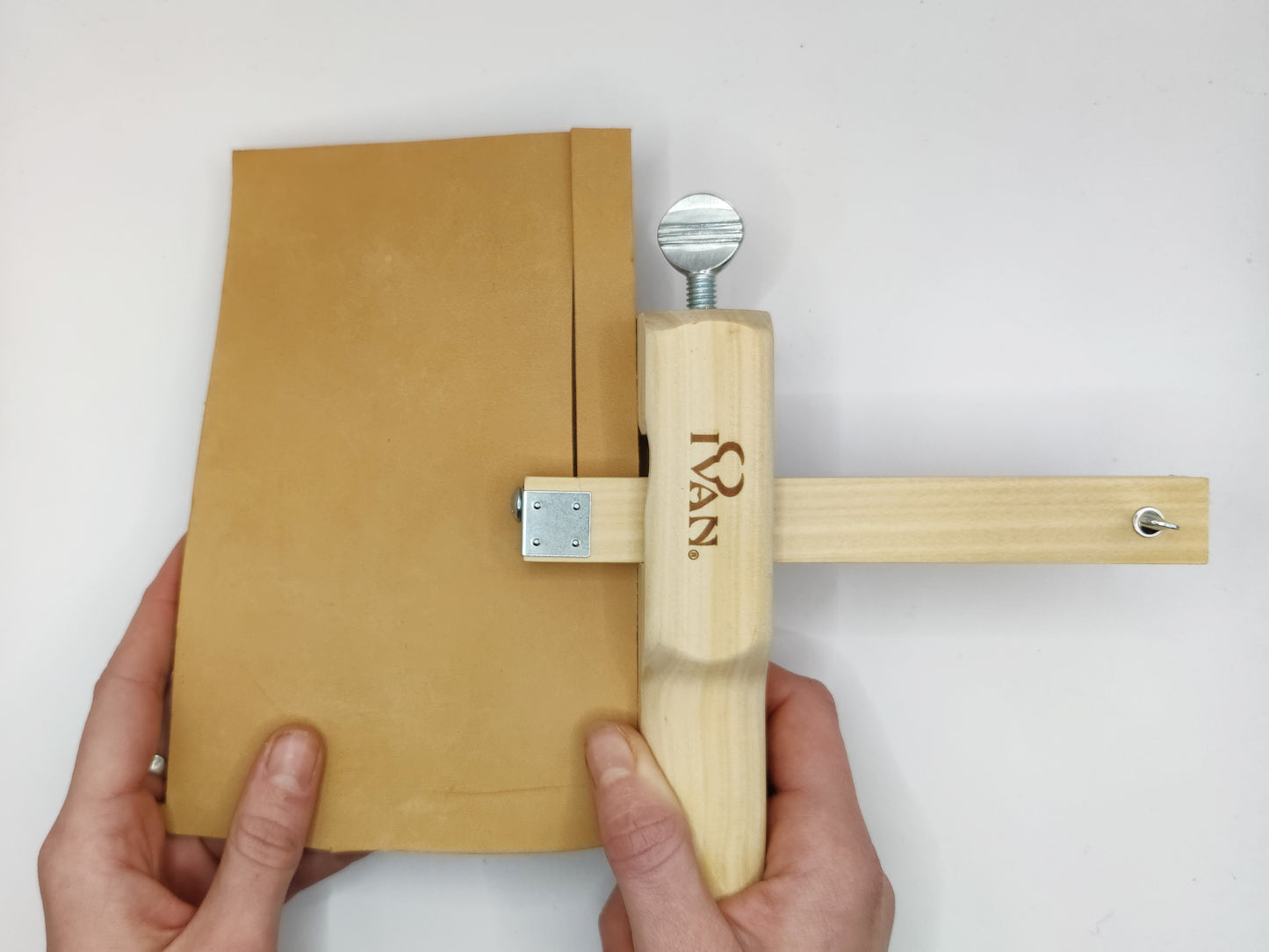 LEATHER STRAP CUTTER