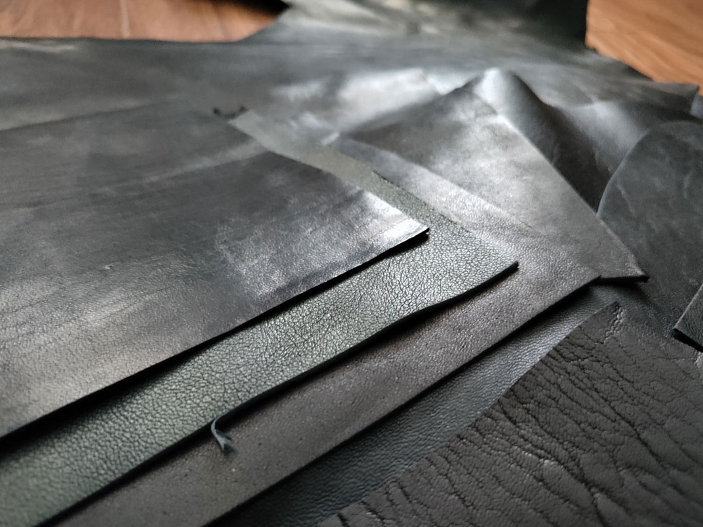 BLACK NAPPA LEATHER OFFCUTS – MEDIUM – 0.6-1.0mm