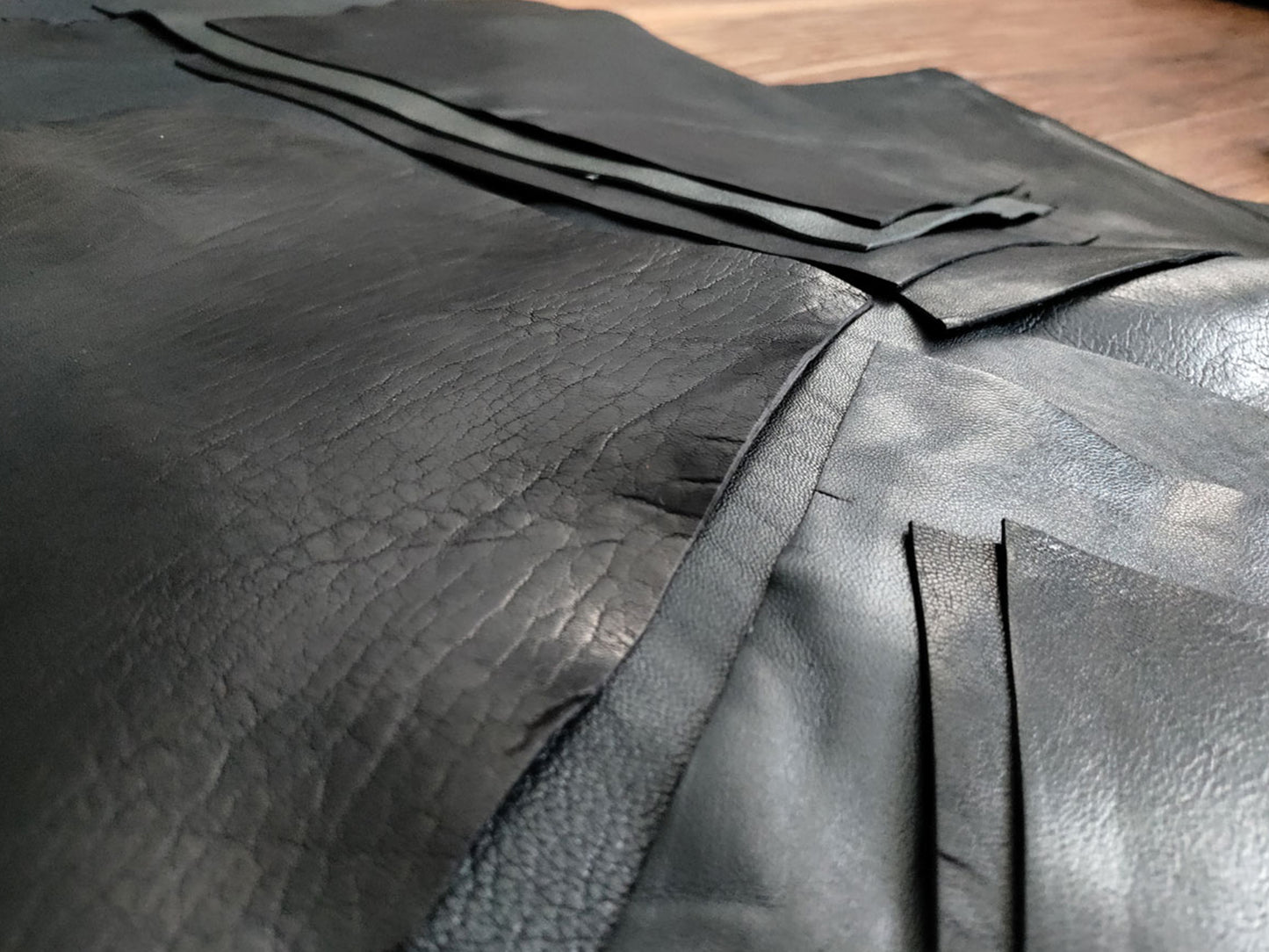 BLACK NAPPA LEATHER OFFCUTS – MEDIUM – 0.6-1.0mm