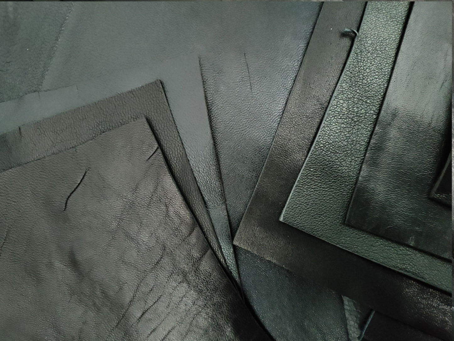 BLACK NAPPA LEATHER OFFCUTS – MEDIUM – 0.6-1.0mm