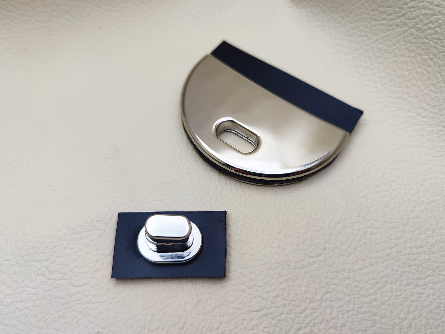 HALF MOON TURN BAG LOCK