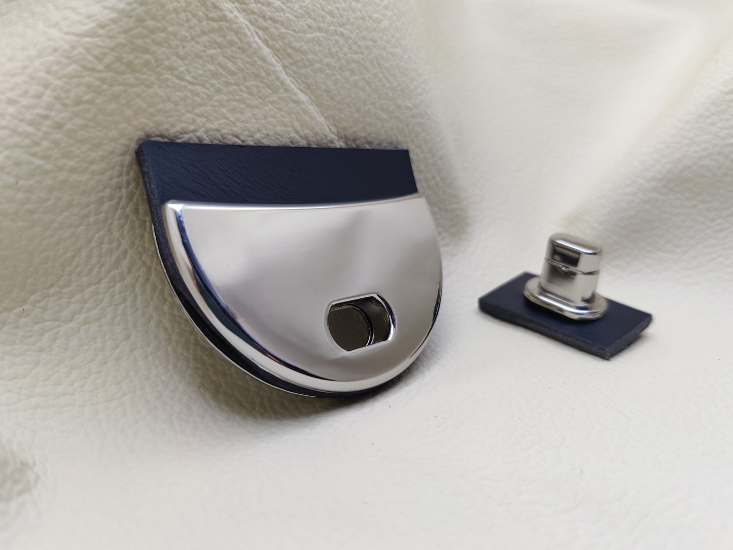 HALF MOON TURN BAG LOCK