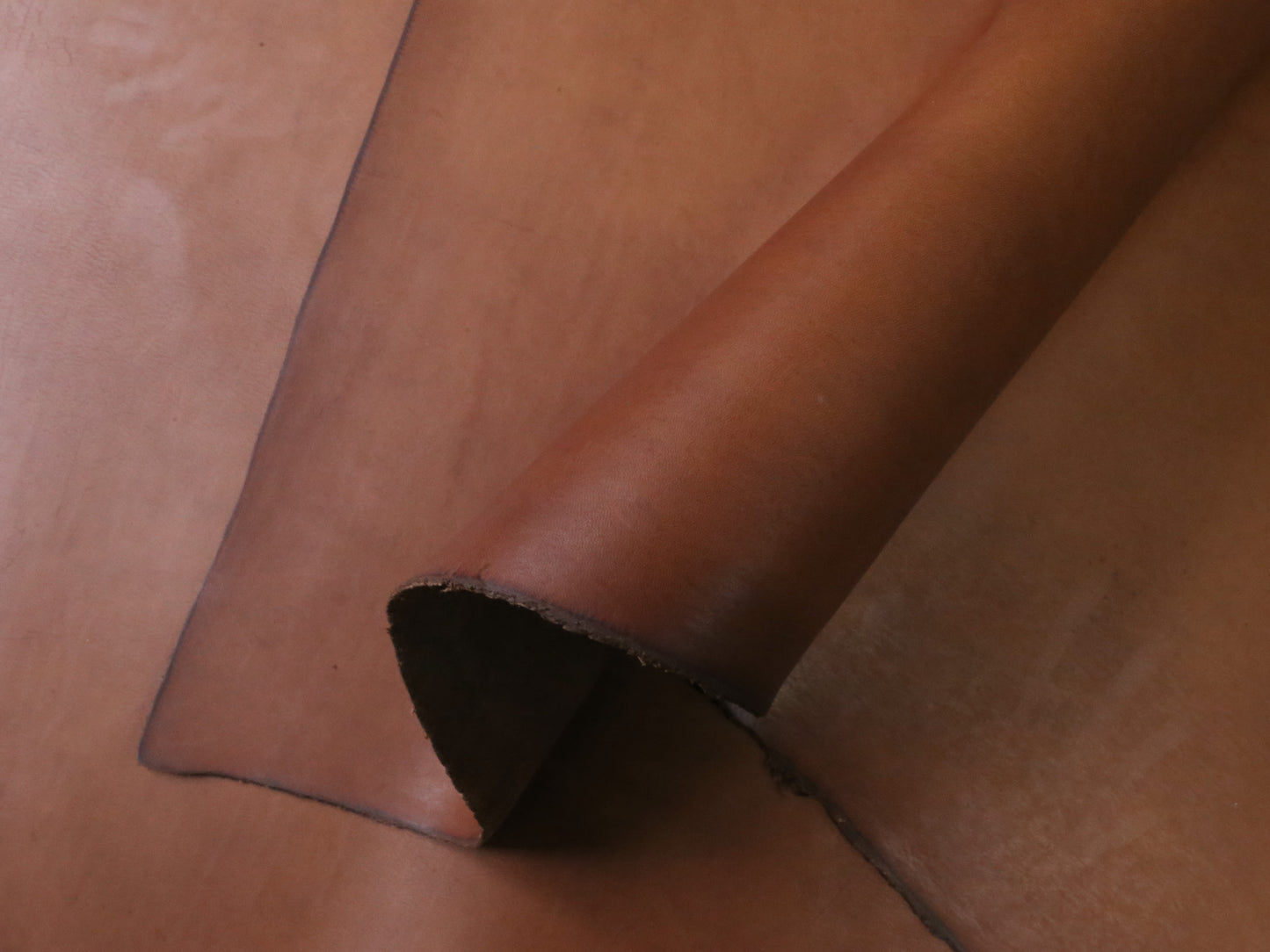 VEGETABLE TANNED BUTTS - BROWN - 2.0 and 1.4mm
