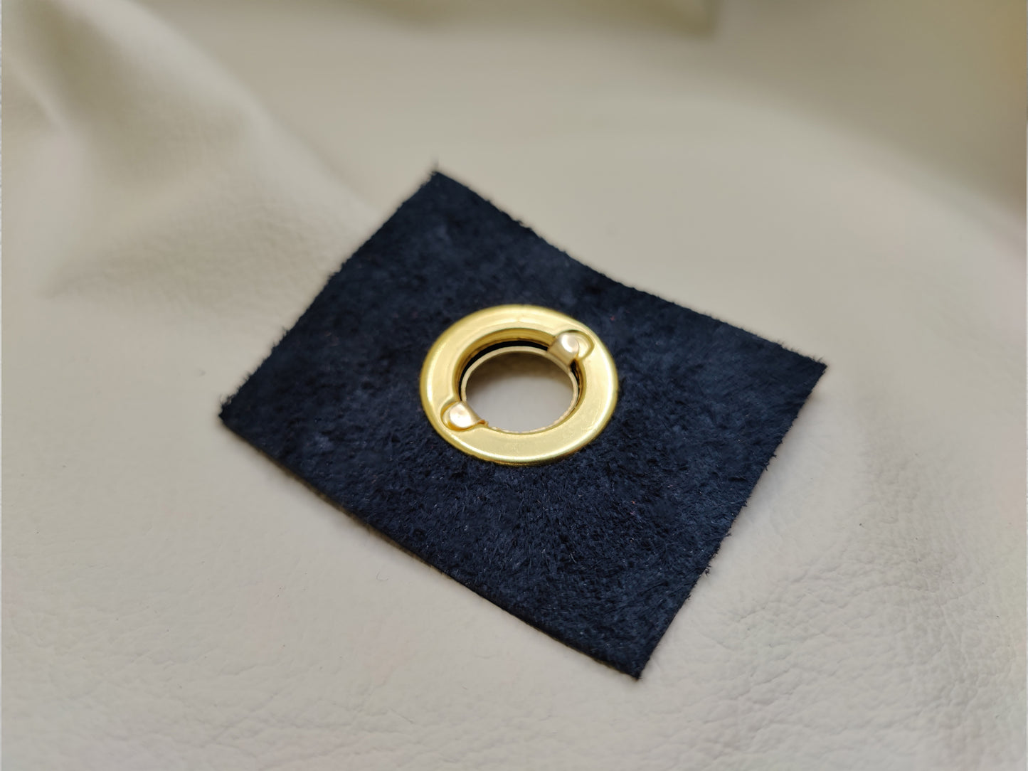 GOLD EYELETS WITH PRONGS - 15mm (Pack of 2)