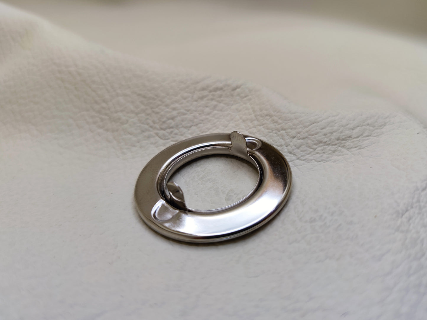 SILVER EYELETS WITH PRONGS - 20mm (Pack of 2)