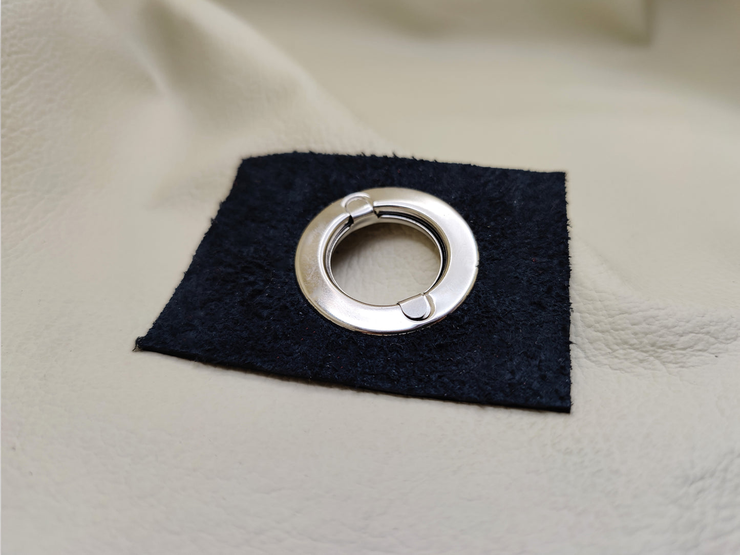 SILVER EYELETS WITH PRONGS - 20mm (Pack of 2)