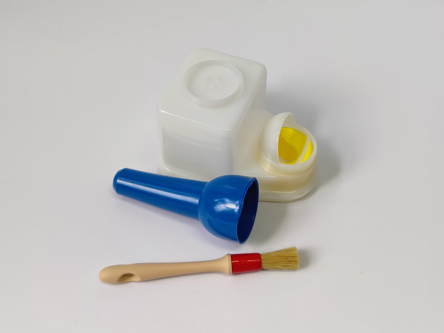 BRUSH FOR LEATHER GLUE