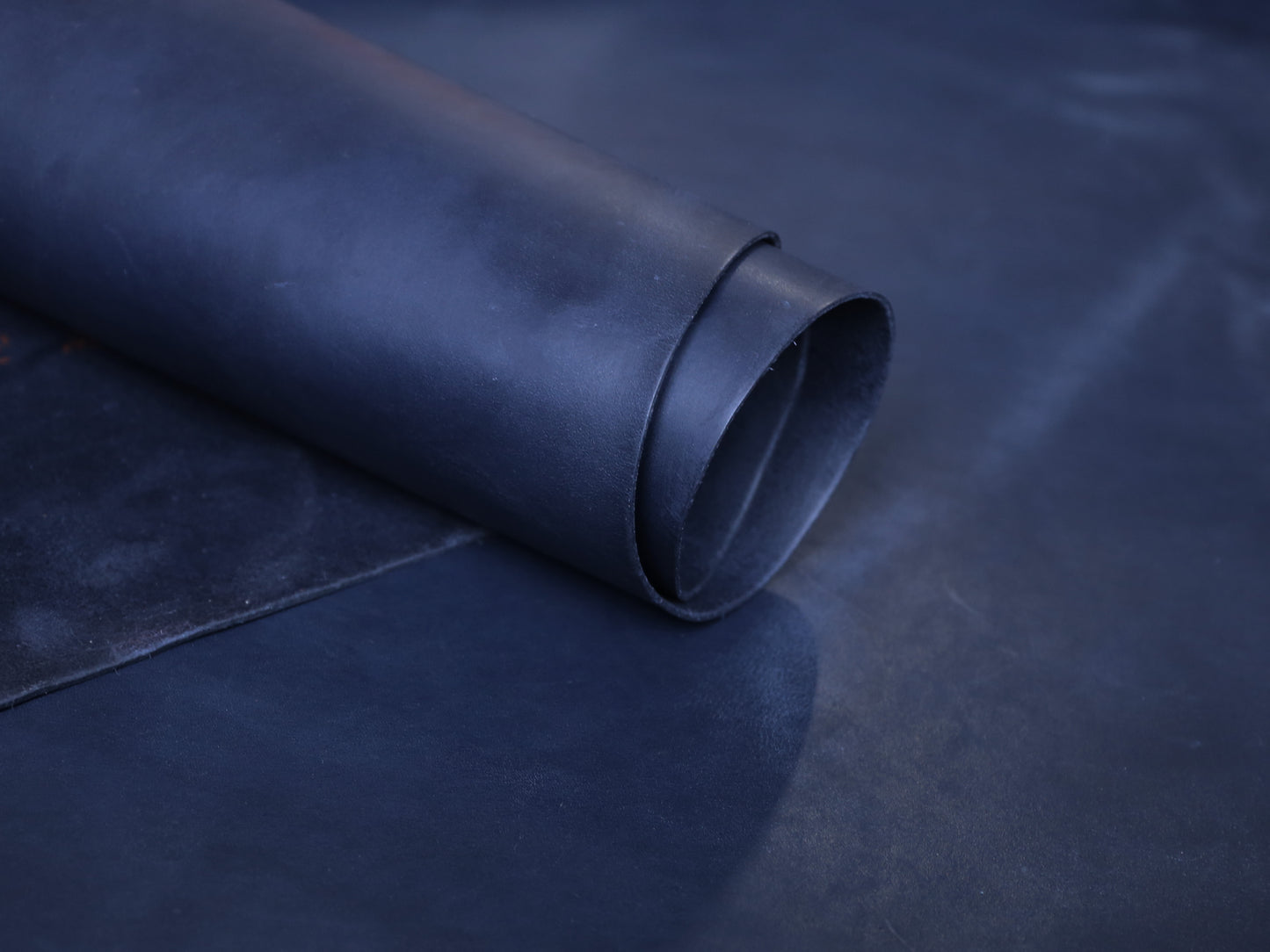 VEGETABLE TANNED BUTTS - NAVY BLUE - 2.0 and 1.4mm