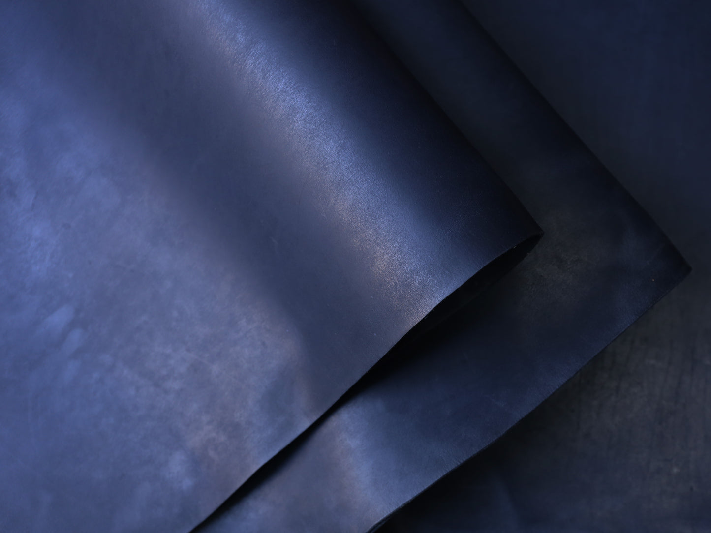 VEGETABLE TANNED BUTTS - NAVY BLUE - 2.0 and 1.4mm