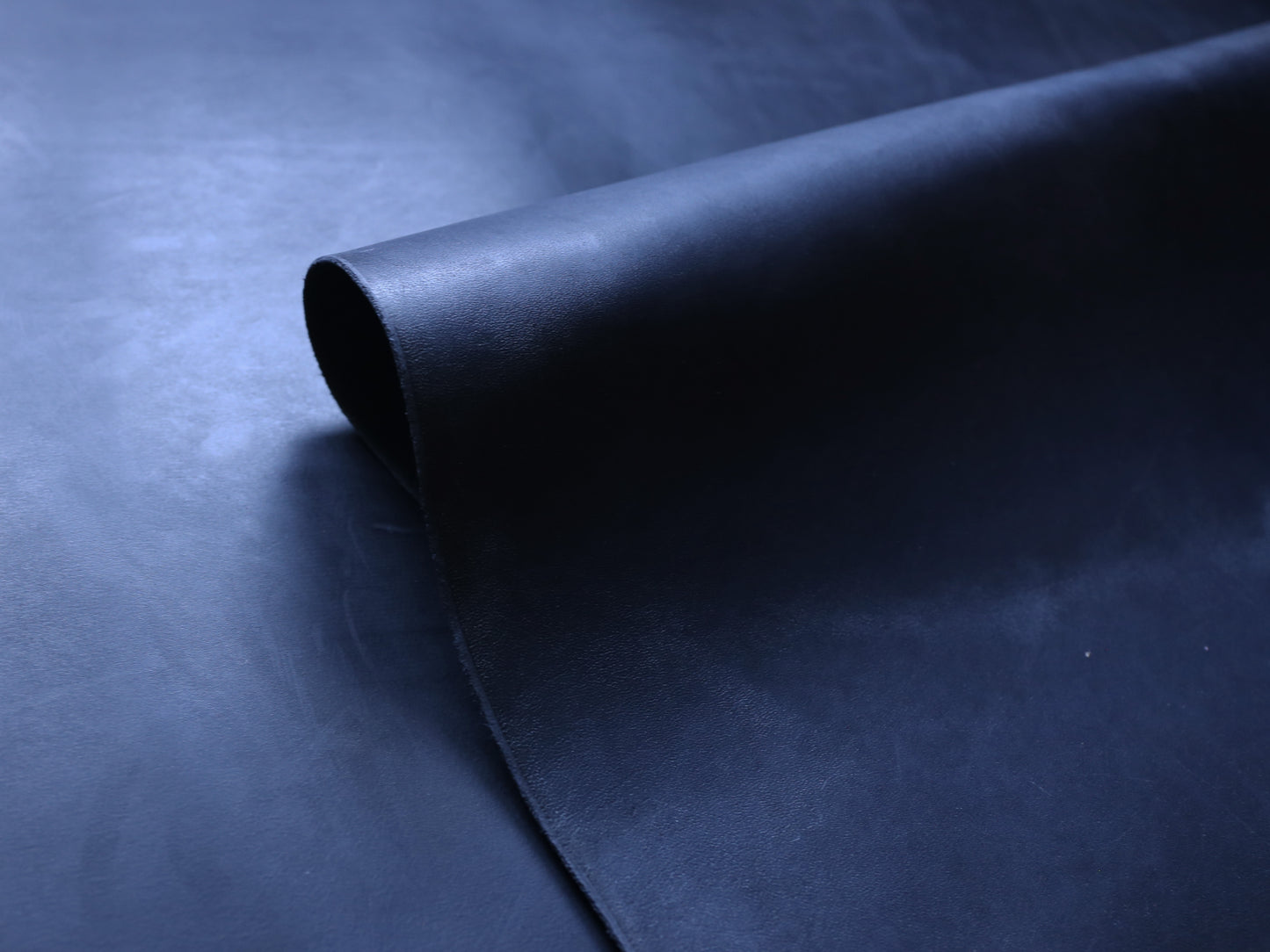 VEGETABLE TANNED BUTTS - NAVY BLUE - 2.0 and 1.4mm