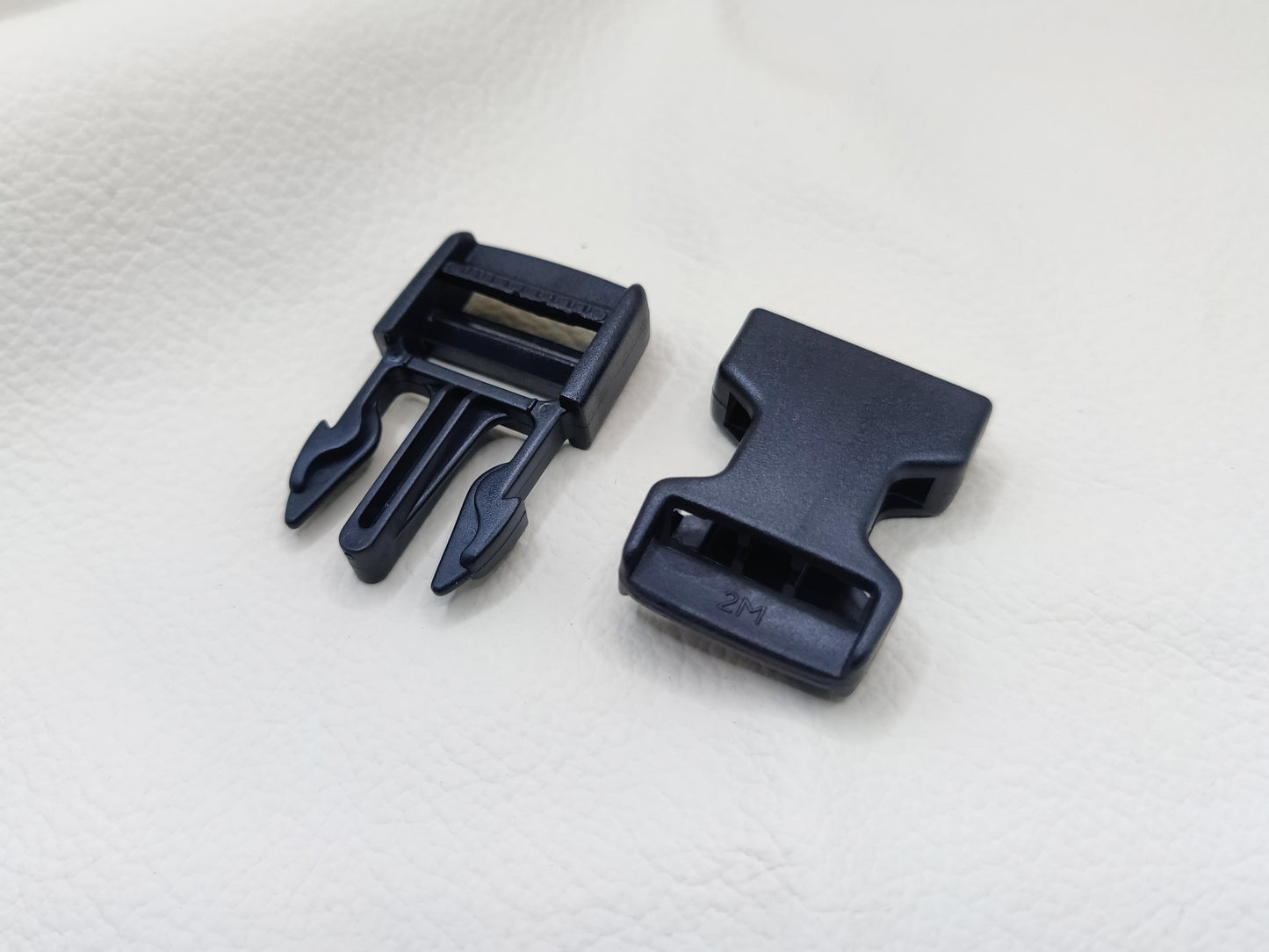 CLEARANCE SIDE RELEASE BUCKLE - 20mm (pack of 10)