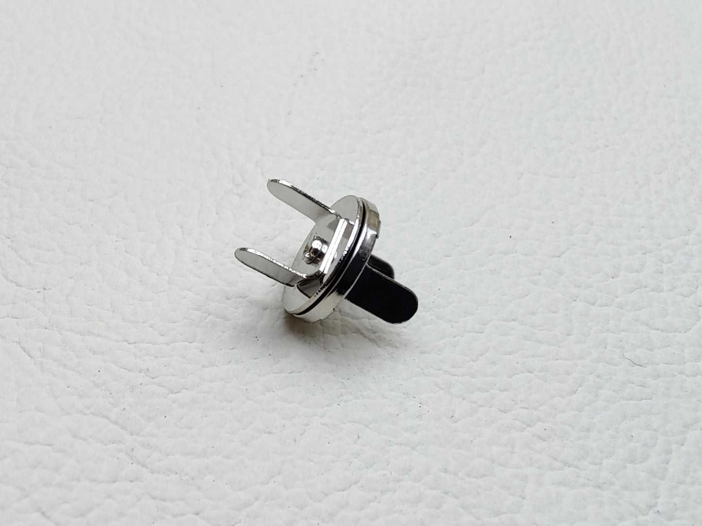 THIN MAGNETIC SNAPS - 14mm