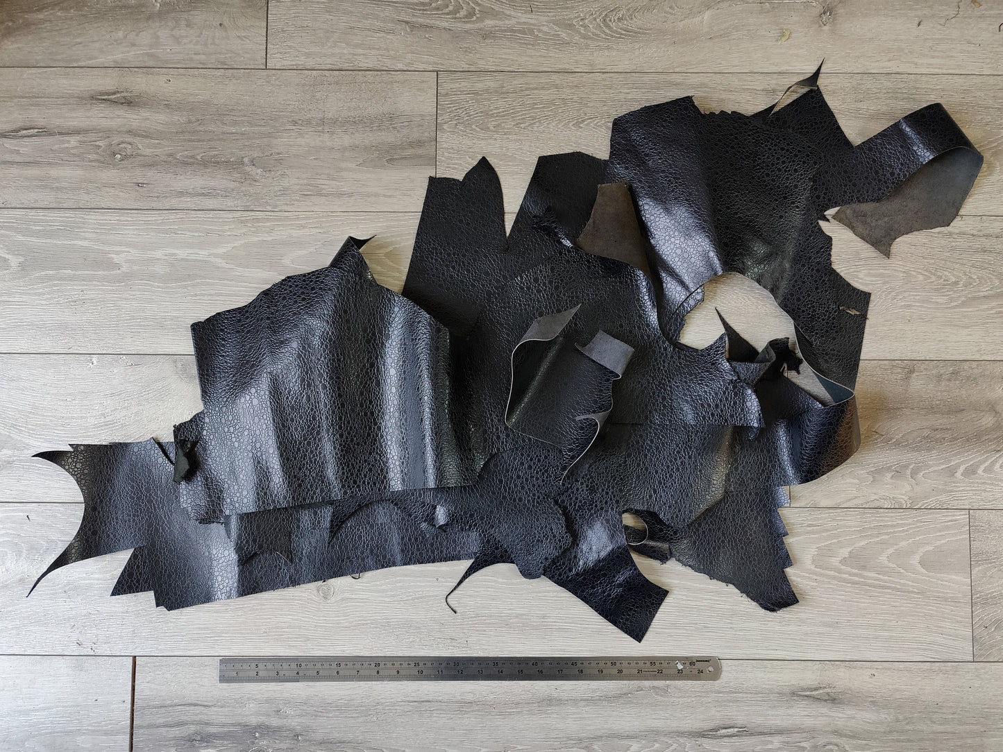 GLAZED PEBBLED BLACK LEATHER BUNDLE - 0.9 - 1.1