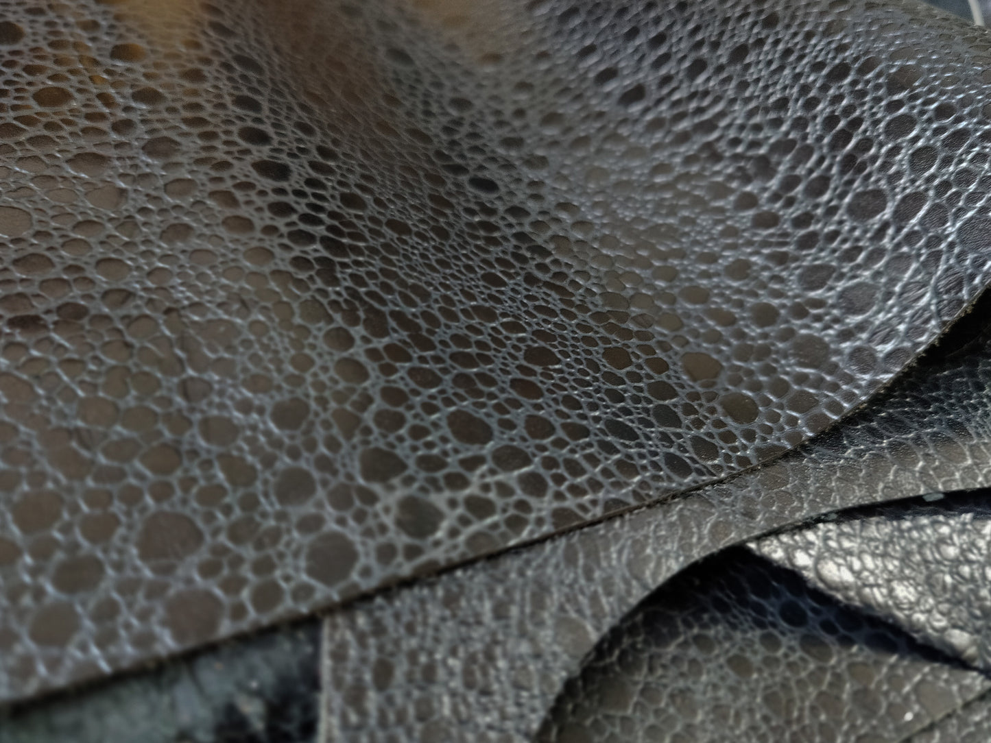 GLAZED PEBBLED BLACK LEATHER BUNDLE - 0.9 - 1.1