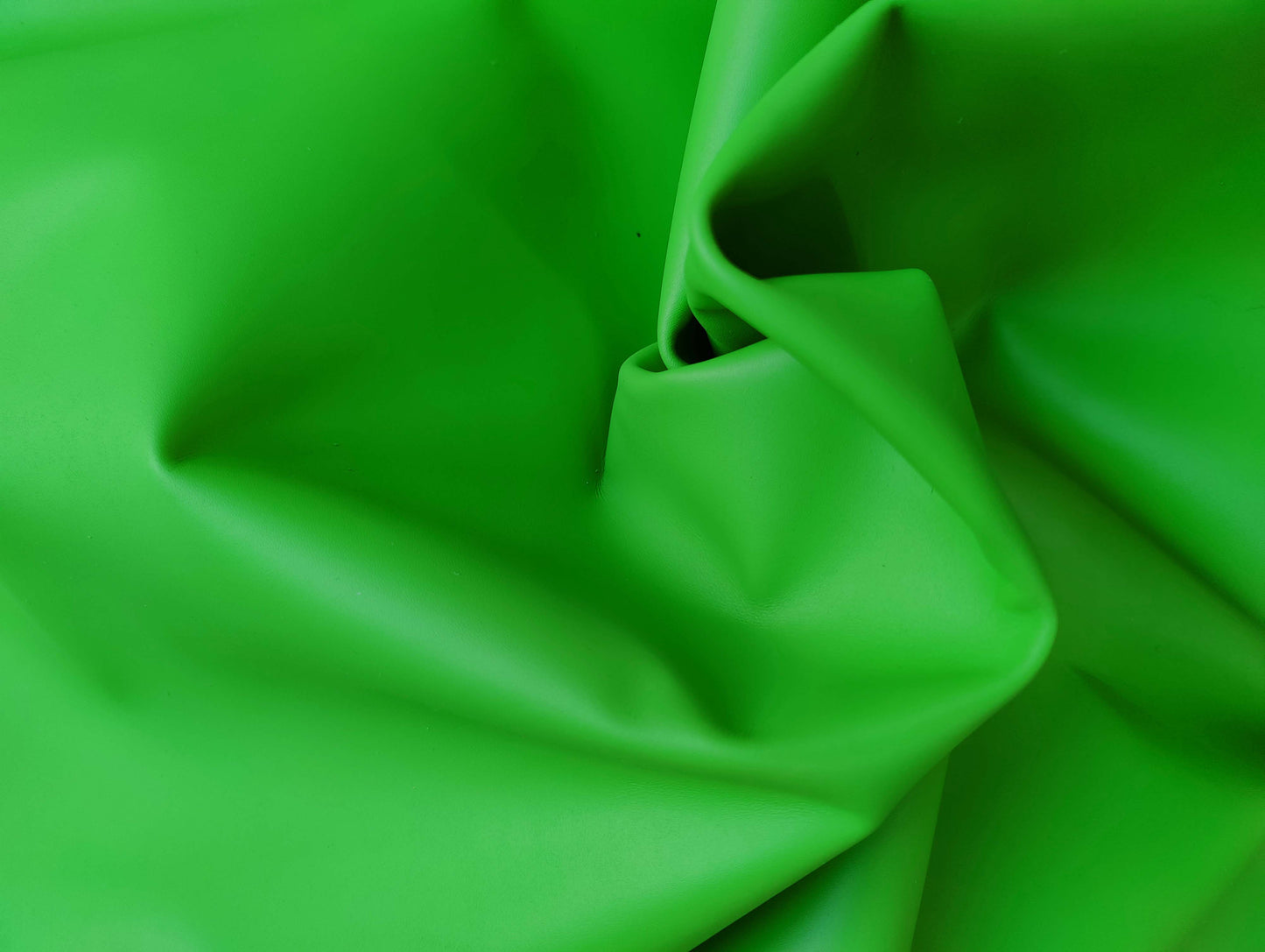 SMOOTH CALF SIDES - BRIGHT GREEN   – 1.1-1.3mm