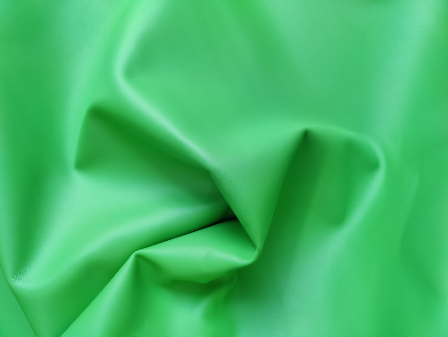 SMOOTH CALF SIDES - BRIGHT GREEN   – 1.1-1.3mm