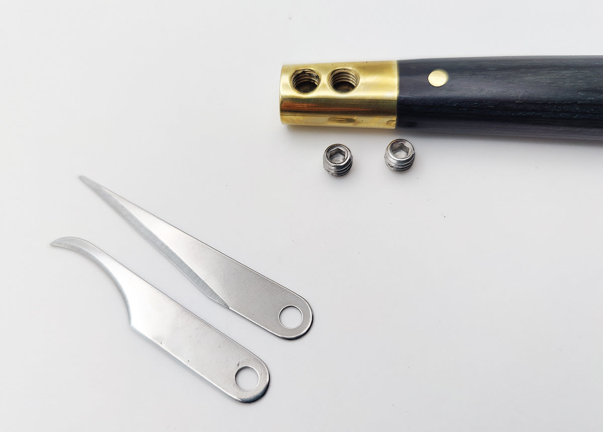 PAIR OF CLICKER KNIFE REPLACEMENT BLADES - CURVE & BEVEL