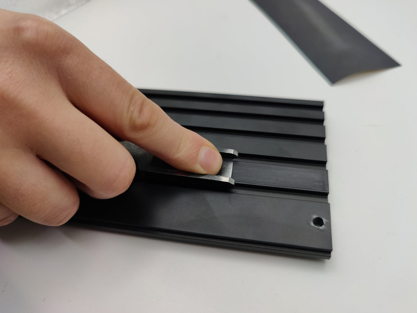 SHARPENING JIG FOR EDGE BEVELER AND FRENCH SKIVER