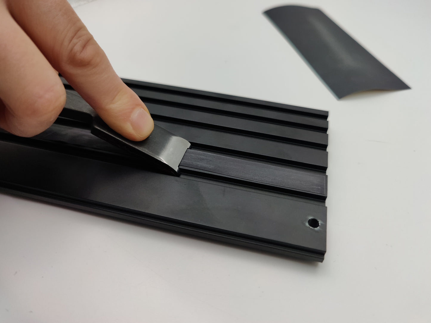 SHARPENING JIG FOR EDGE BEVELER AND FRENCH SKIVER
