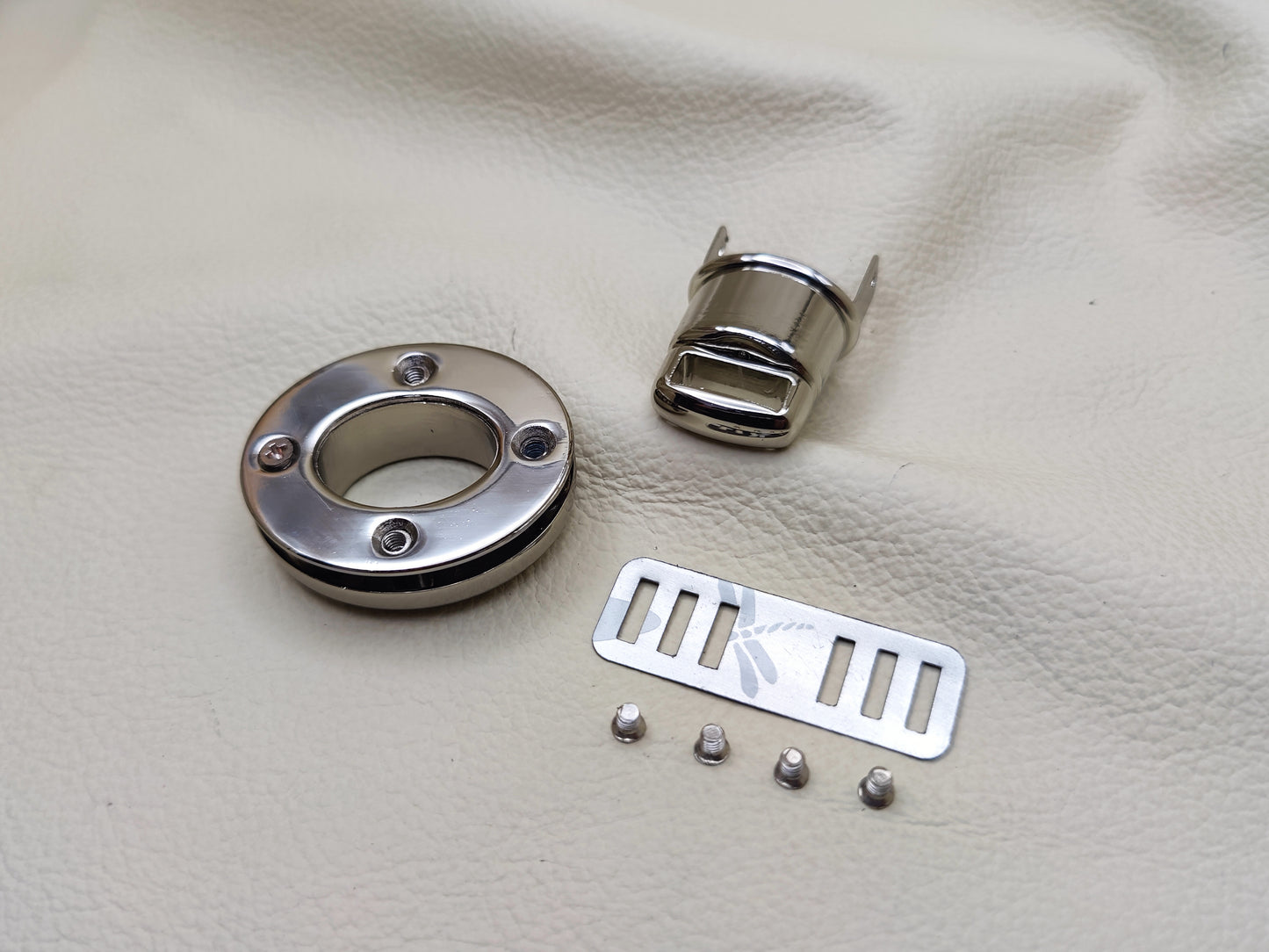 ROUND TURN LOCK