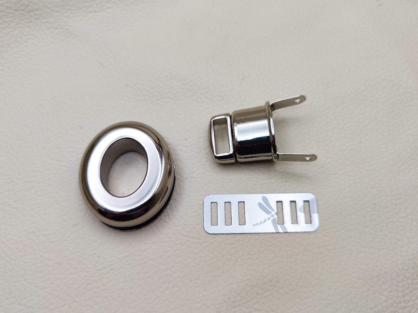 ROUND TURN LOCK