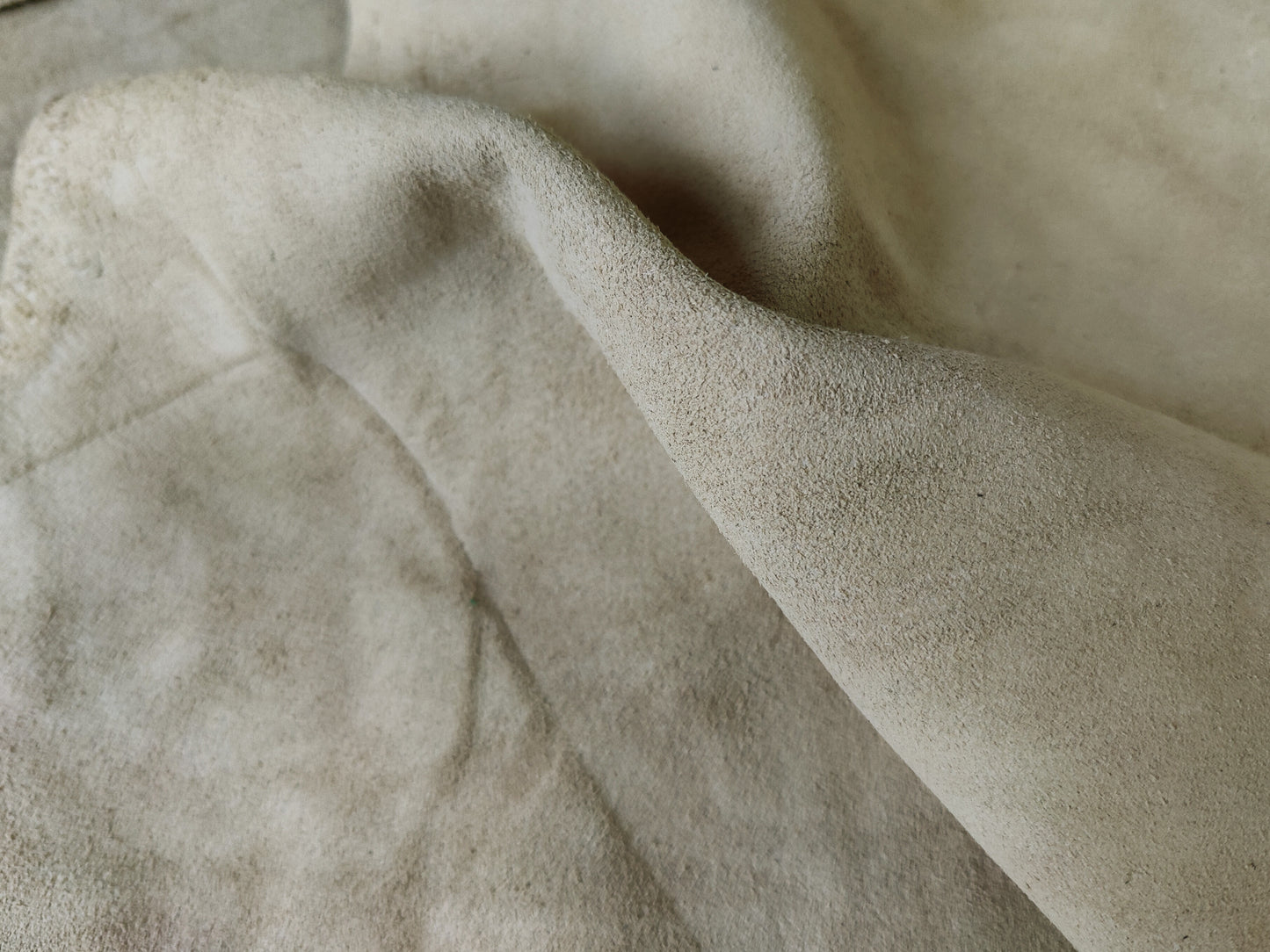 ECONOMY BEIGE SUEDE LEATHER BUNDLE - 1.1 - 1.3