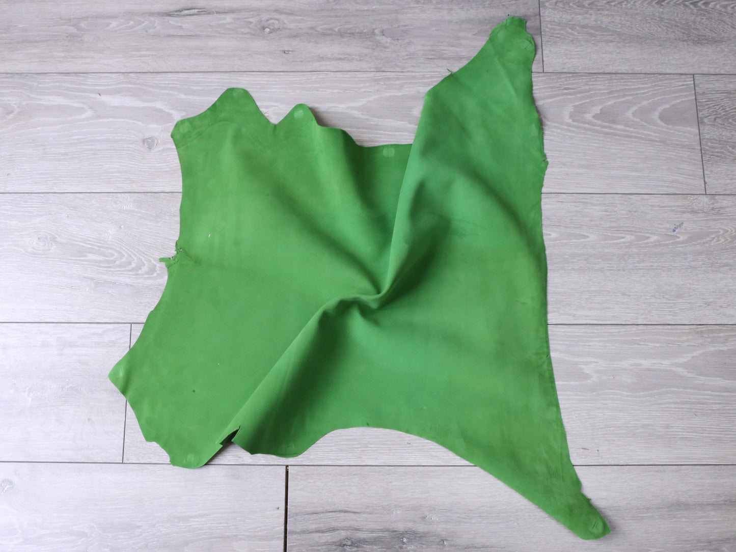 LAMB SUEDE LEATHER - FERN GREEN – 0.8-1.0mm