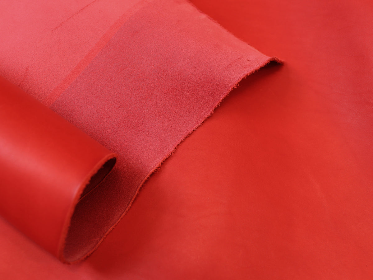 VEGETABLE TANNED SHOULDERS - RED - FULL GRAIN - 1.3-1.5mm