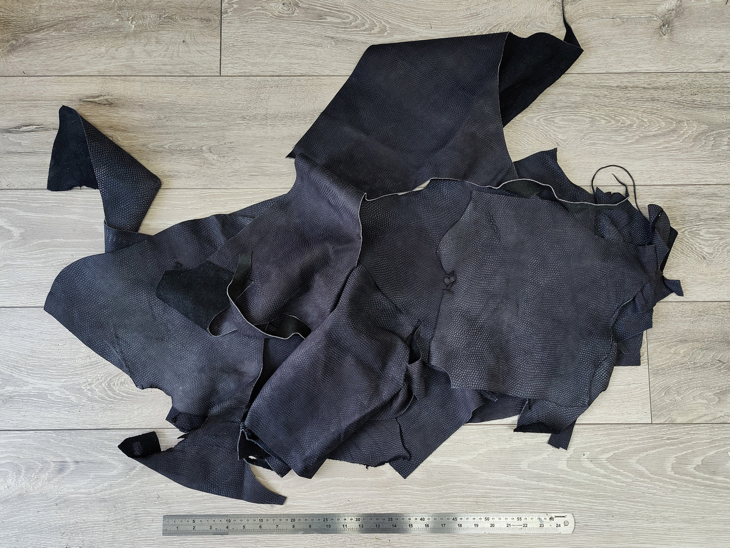 EMBOSSED BLACK LEATHER BUNDLE - 1.2 - 1.4