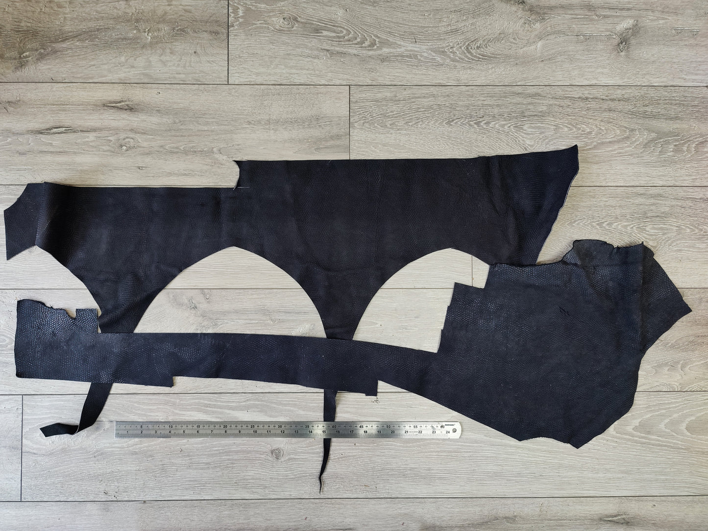 EMBOSSED BLACK LEATHER BUNDLE - 1.2 - 1.4