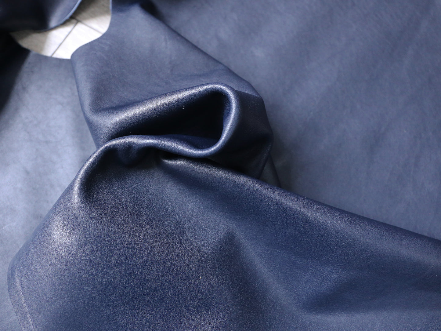 DARK BLUE SOFT SIDES - VEGETABLE TANNED LEATHER 1.5-1.7mm